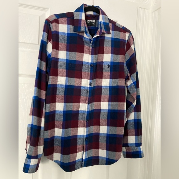 Like New. Express Comfortable Button Soft Wash. - Picture 4 of 4